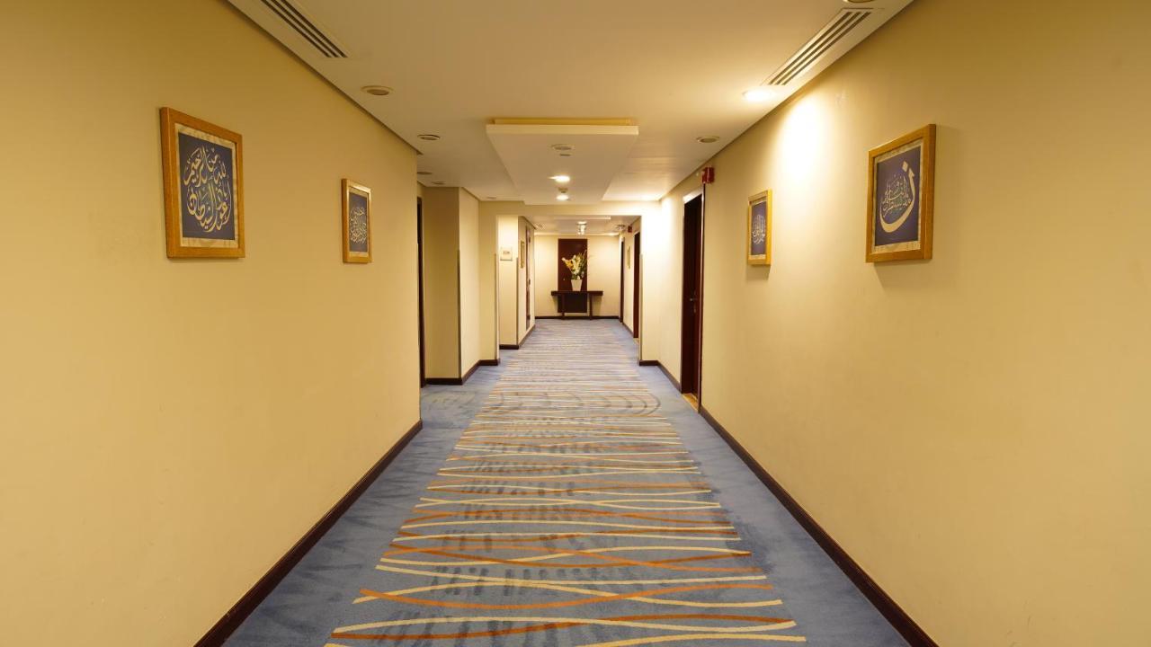 Dar Eiman Royal Otel Mekke Dış mekan fotoğraf A hotel corridor