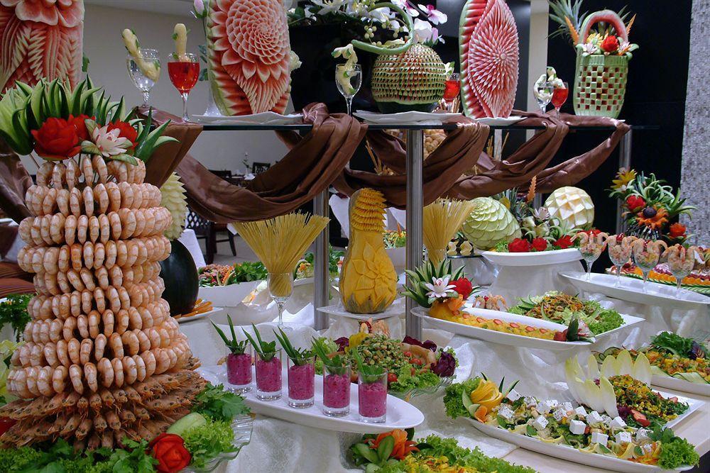 Dar Eiman Royal Otel Mekke Dış mekan fotoğraf A buffet at a luxury hotel