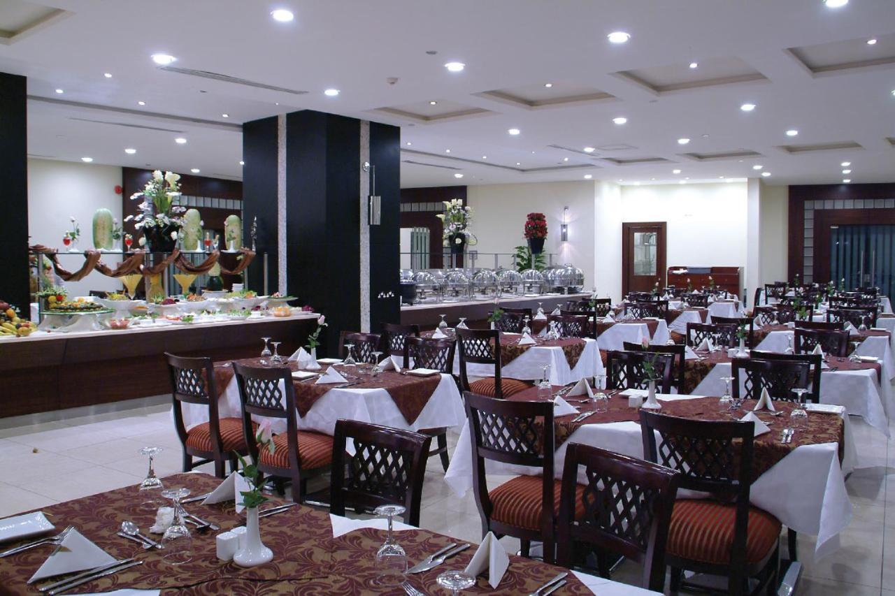 Dar Eiman Royal Otel Mekke Dış mekan fotoğraf The hotel's restaurant